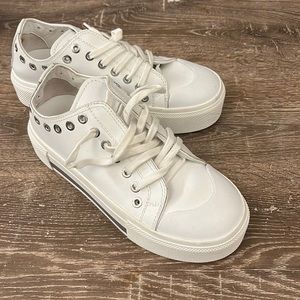 Alexander McQueen White Low-Top Platform Sneakers